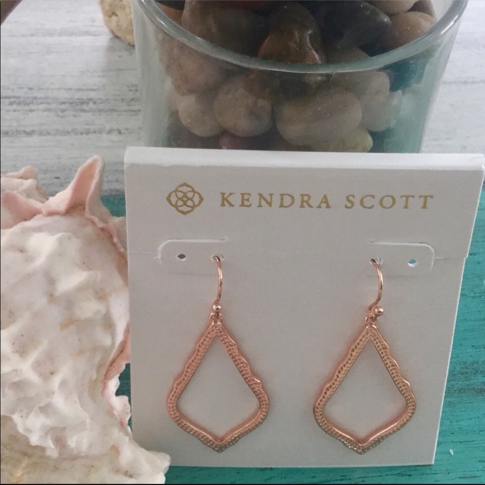 NEW KENDRA SCOTT ROSE GOLD SOPHIA DROP EARRINGS